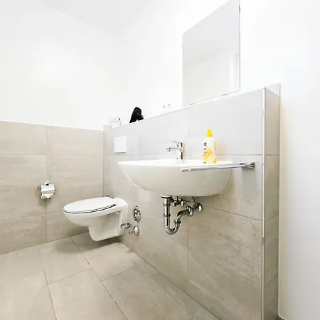 Raj Living - 1 - Balcony - 25 Min To Messe Dus Apartment Krefeld
