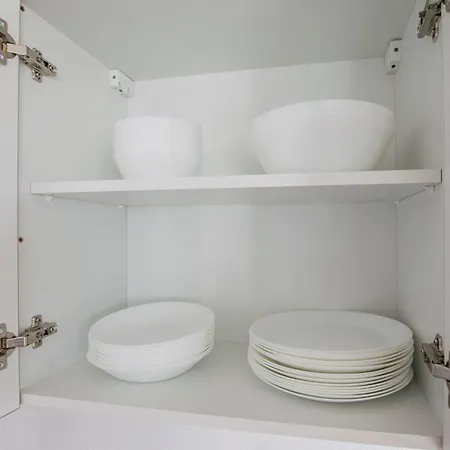 Tolstov - 1 - Balcony - 25 Min To Messe Dus Lägenhet