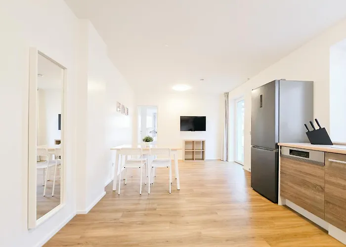 Tolstov - 1 - Balcony - 25 Min To Messe Dus Апартаменты