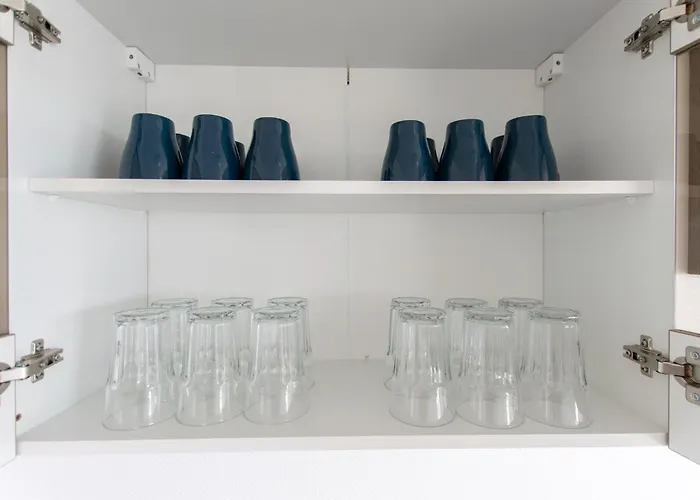 Tolstov - 1 - Balcony - 25 Min To Messe Dus